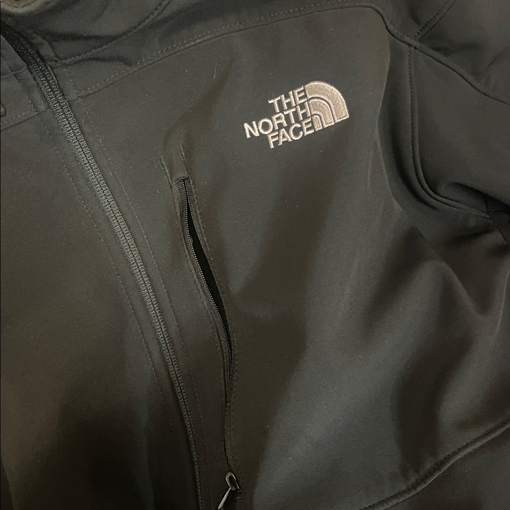 North Face Men’s jacket. - Picture 6 of 7